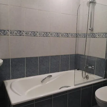 2 Bed With Pool & Garden Yeroskipou