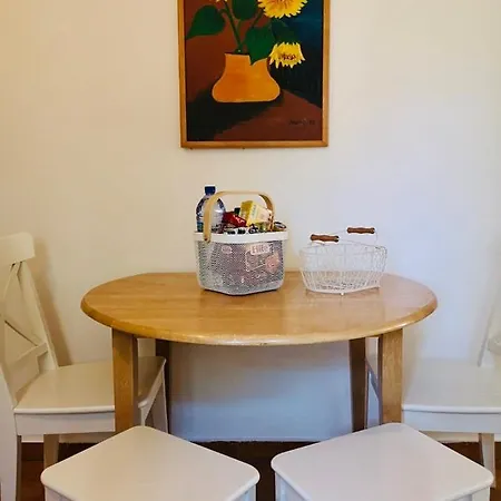 2 Bed With Pool & Garden *