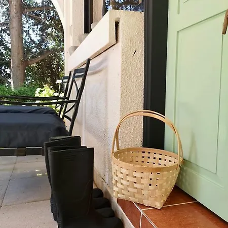 2 Bed With Pool & Garden Geroskipou