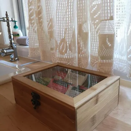 2 Bed With Pool & Garden Apartment Geroskipou