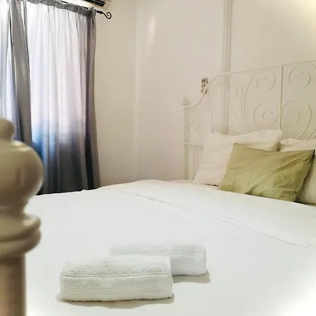 2 Bed With Pool & Garden Geroskipou