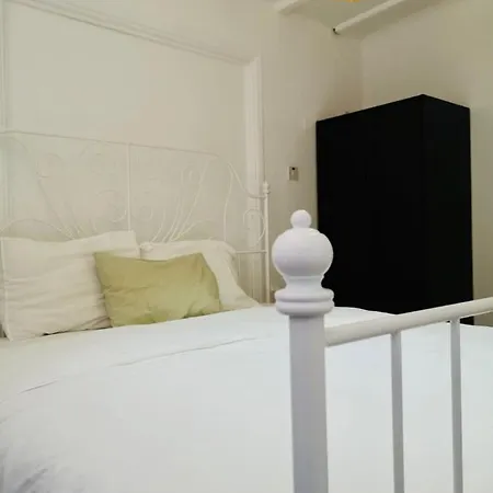 Apartment 2 Bed With Pool & Garden Geroskipou
